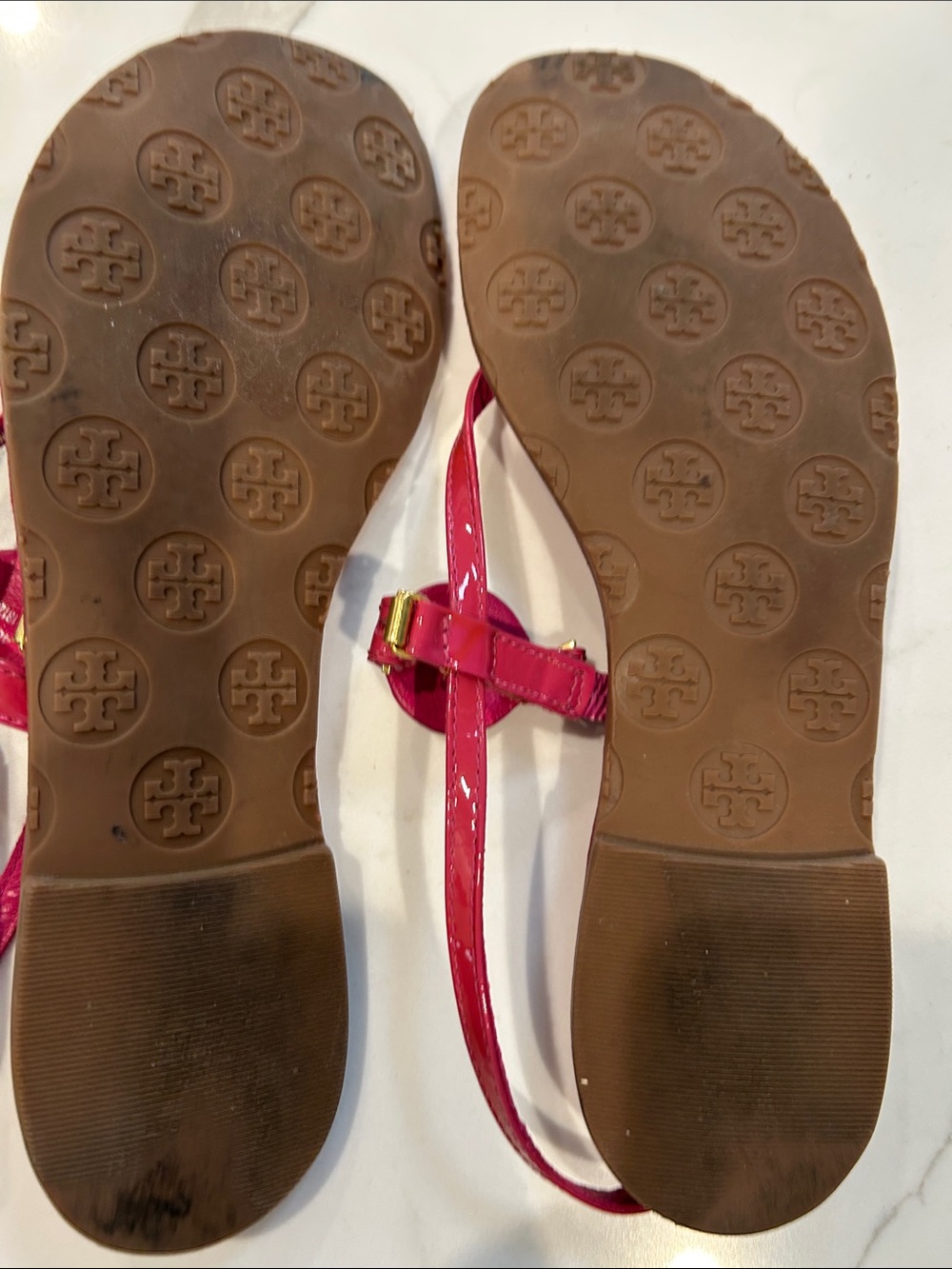 Tory Burch Hot Pink Patent Leather Logo Thong Sandals - Picture 5 of 5